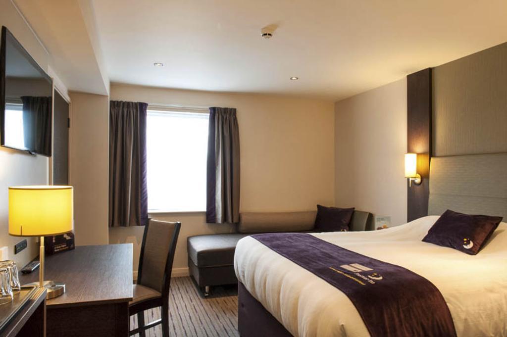 Premier Inn London Greenford Zimmer foto