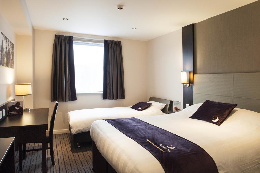 Premier Inn London Greenford Zimmer foto