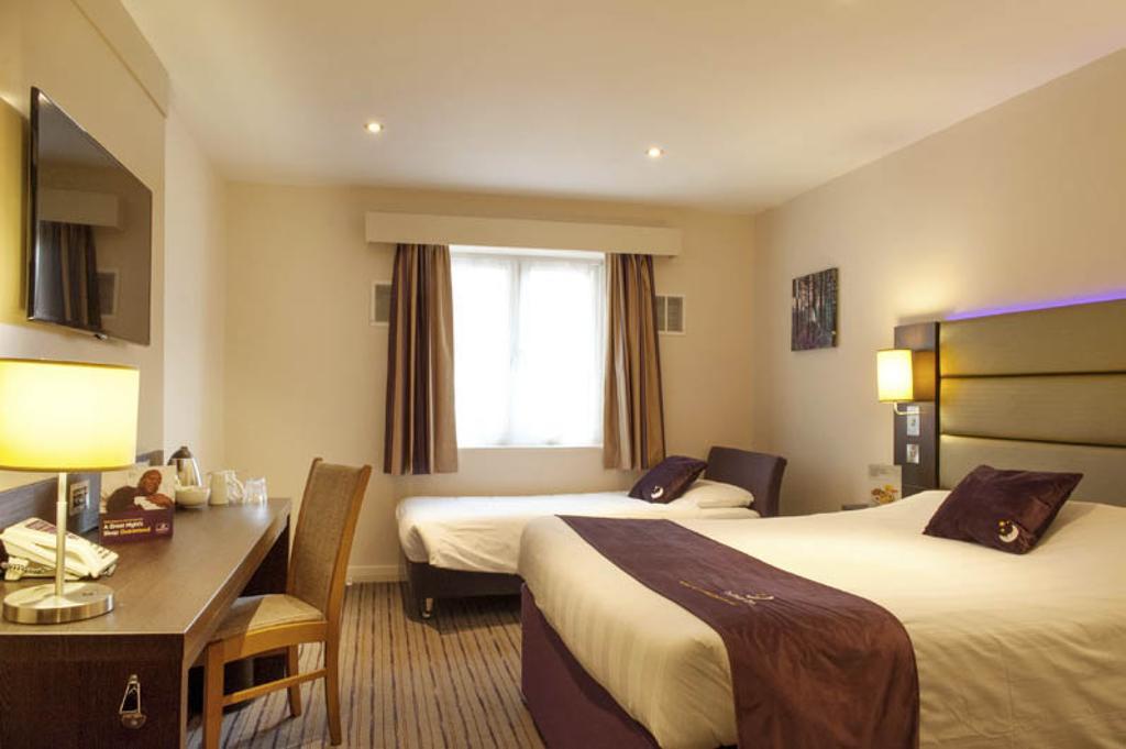 Premier Inn London Greenford Zimmer foto