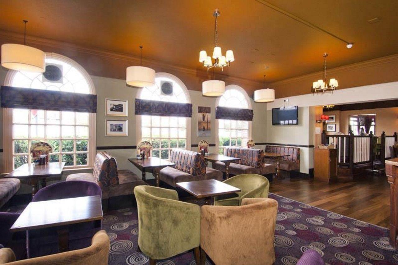 Premier Inn London Greenford Exterior foto