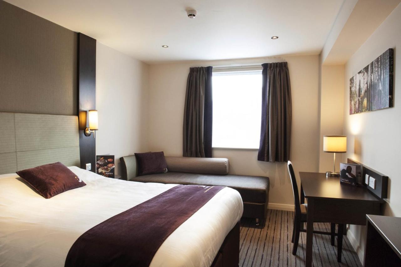 Premier Inn London Greenford Exterior foto